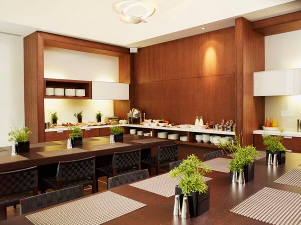 Breakfast room, Hotel Le Germain Maple Leaf Square, Toronto, Ontario, Canada 