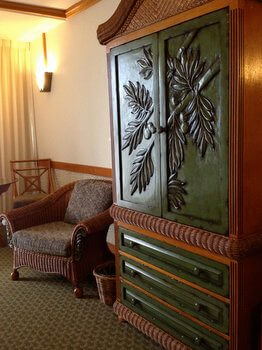 Armoire, Ka'anapali Beach Hotel, Maui