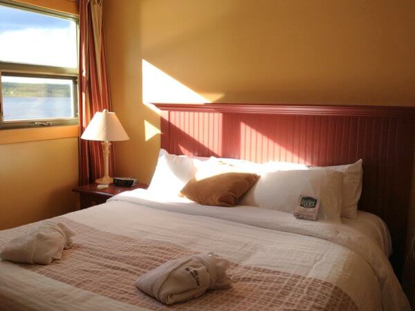 Bedroom, Rodd Miramichi River Hotel, Miramichi, New Brunswick