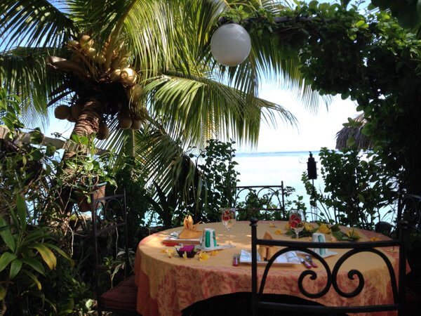 Breakfast table, Fenua Mata'i'oa