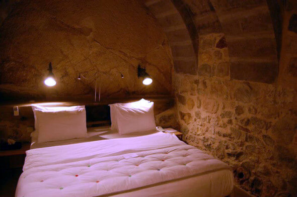 The bed in the cave room at Argos