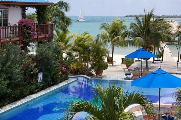 Belize swimming pools