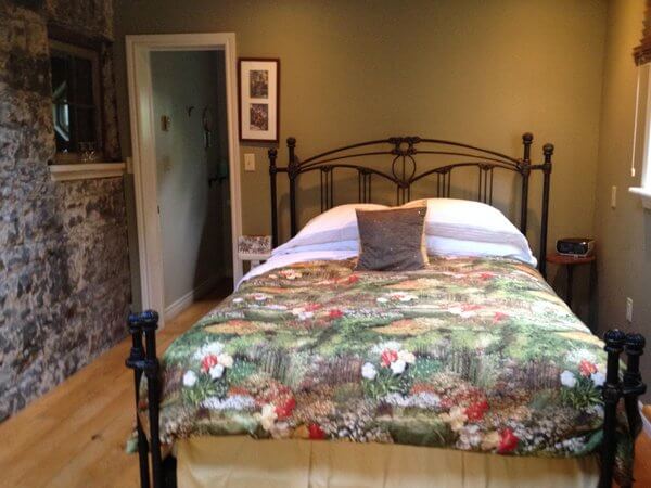 Rosemount Inn carriage house room