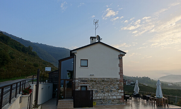 Panoramic Vineyard Views at Italy’s Due Carpini