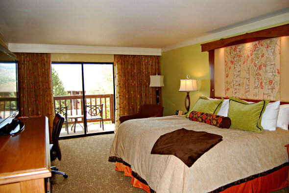 CheyenneMtnResort Room1