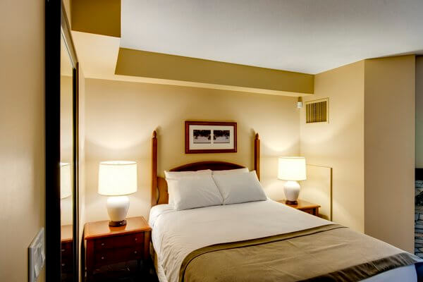 Guest room, The Grand Georgian, Blue Mountain, Ontario 