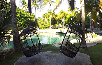 fairmont-acapulco-chairs350