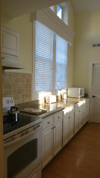 A well-equipped kitchen of the 2 bedroom cottage