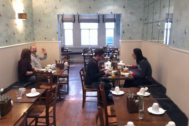 Breakfast room at the Georgian Hotel