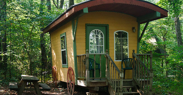 Hocking Hills Ravennwood Castle Gypsy-Kings-Wagon1