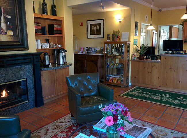 Lobby at Geyserville Inn