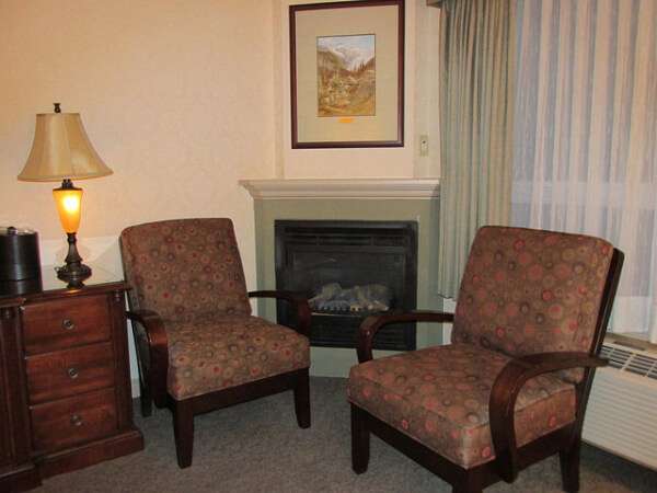 delta banff fireplace room, canadian lodge fireplace room