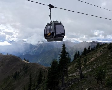 Glacier Mountaineer Lodge: On the Slopes at Kicking Horse Mountain Resort