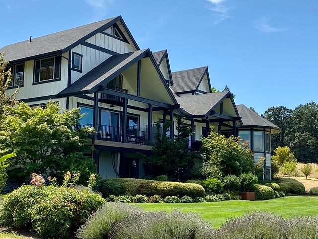 The 8-room Setting Inn Willamette Valley in Newberg, Oregon