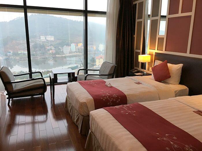 Guest room Royal Lotus Hotel Halong