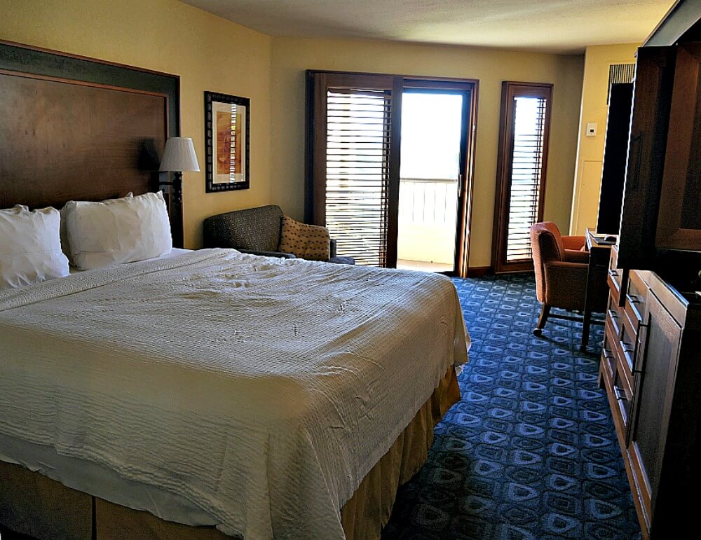 guestroom at Sheraton Kauai Coconut Beach Resort