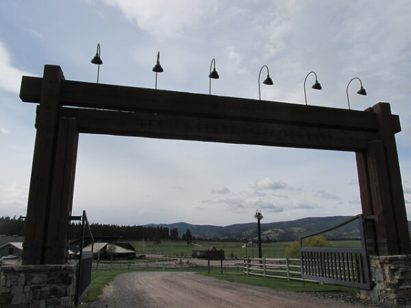 the resort at paws up, greenough, montana, paws up resort entrance