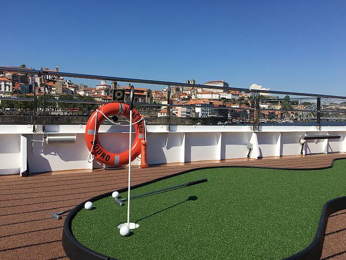 Putting green on the Viking Osfrid Sundeck