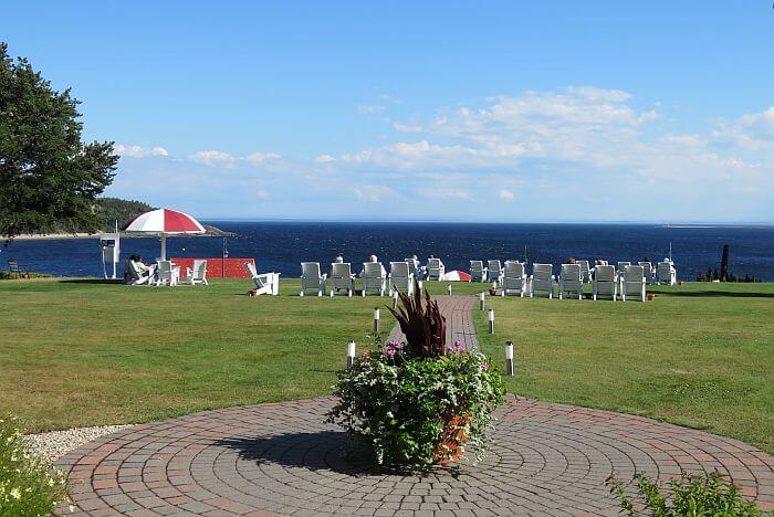 Hotel Tadoussac back yard