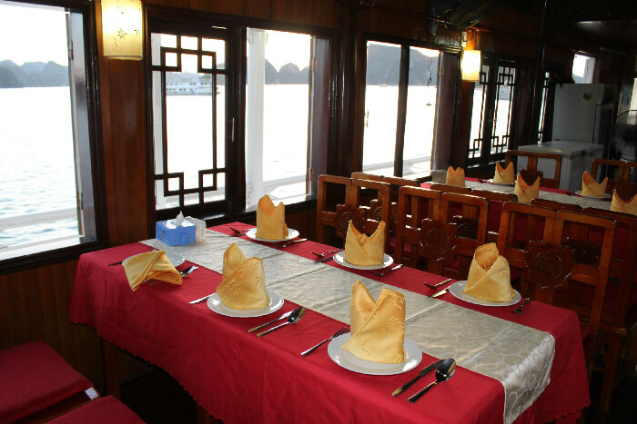 halong-bay-seasun-dining-room