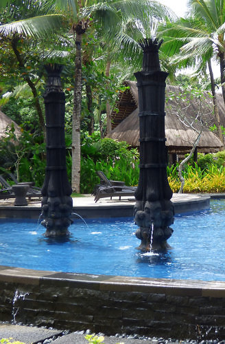 swimming pool fountains at Shangri-La Boracay resort