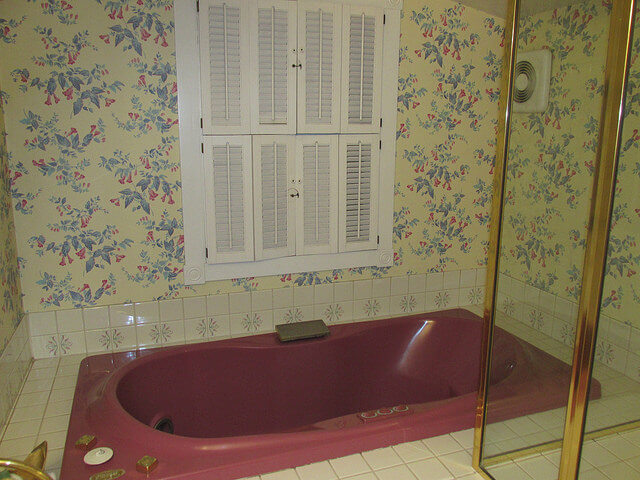 whirlpool tub, jacksonville inn, bed & breakfast, robbie collins cottage, jacksonville, oregon