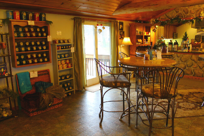 Donna's Premiere Lodging main building reception and common area