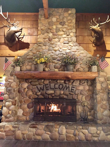 rubys inn, fireplace, hotel lobby, bryce canyon, utah, hotel