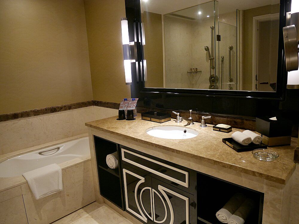 bathroom-sheraton-grand-macau