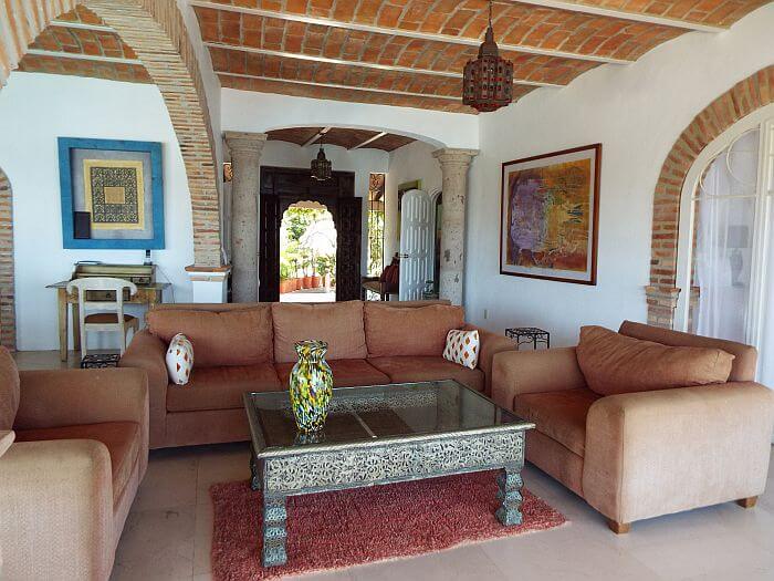 alternative lodging - villa rental