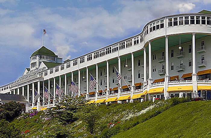 Mackinac Island   Hotel Site Exterior 725 700x458 