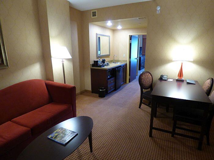 living room Embassy Suites Huntsville