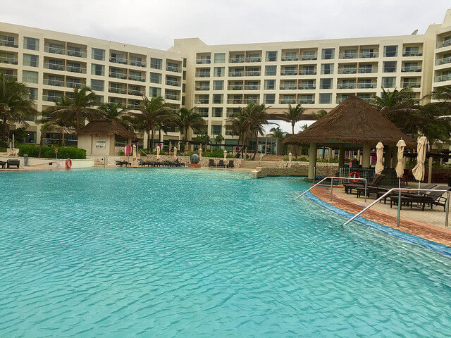 duna pool bar, westin lagunamar ocean resort villas & spa, cancun, mexico