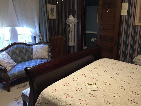 Guest room2, Birmingham Manor, Stratford Ontario Canada