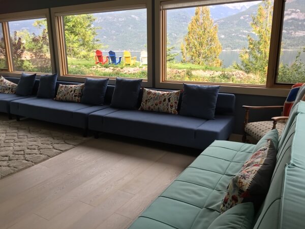 Lounge, The Sentinel, Kaslo BC Canada