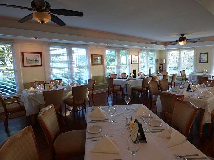 Restaurant at Tarpon Lodge north of Fort Myers, south of Cape Coral