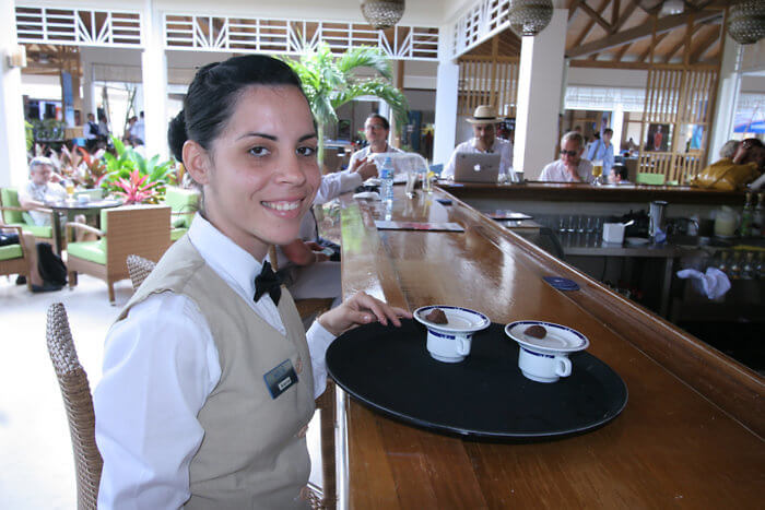 cayo coco cuba, melia jardines del rey, bar waitress