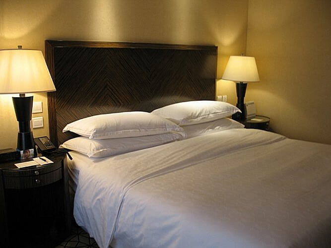 Bed, Sheraton Xi'an, Shaanxi, China (Photo by Susan McKee)