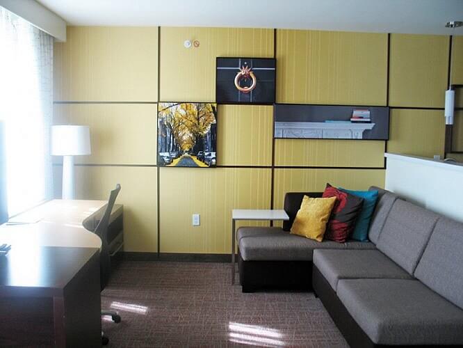 Living room, Residence Inn by Marriott, Decatur-Forsyth, Illinois (Photo by Susan McKee)