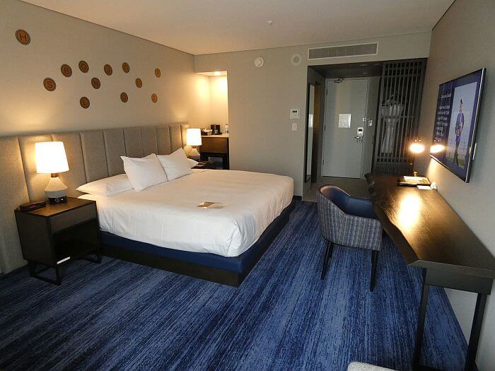 Montreal Doubletree by Hilton room