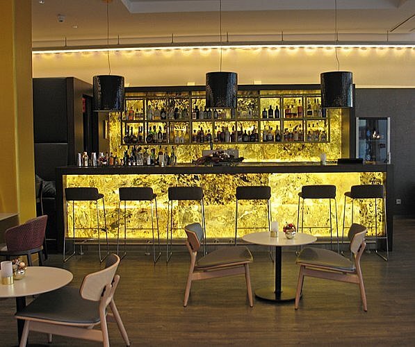 Bar, NH Cologne Mediapark Hotel, Germany (Photo by Susan McKee)