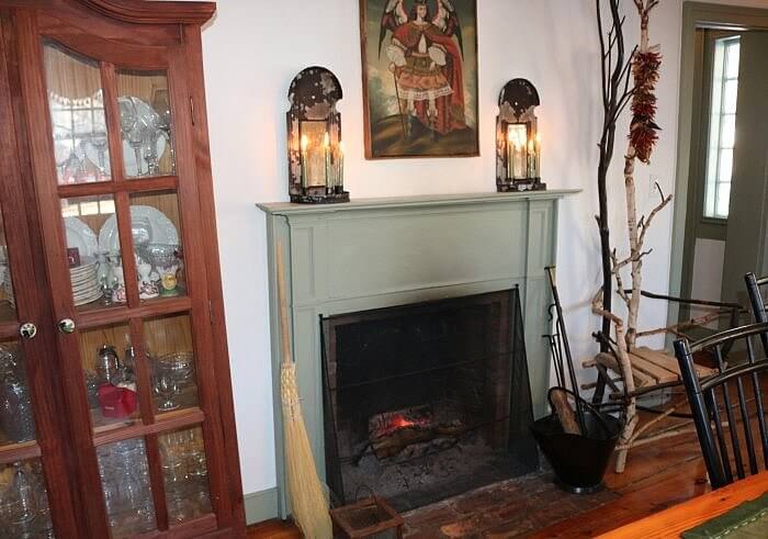 Dining room at Green Acres B&B in Simsbury, New England 