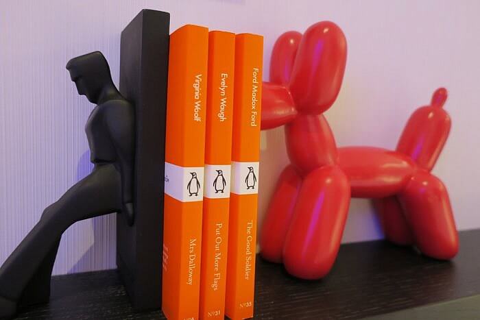 Room book ends and books, citizenM Bowery