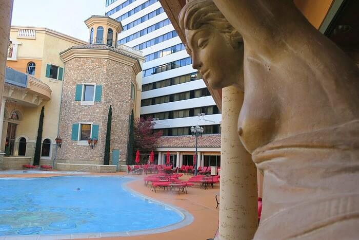 Peppermill Spa Toscana pool