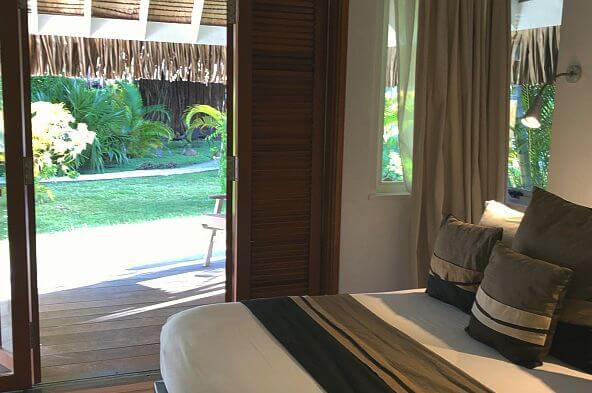 bedroom Moorea Beach Lodge