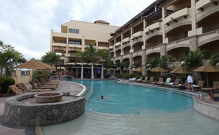 Loreto hotel with swimming pool near the historic center