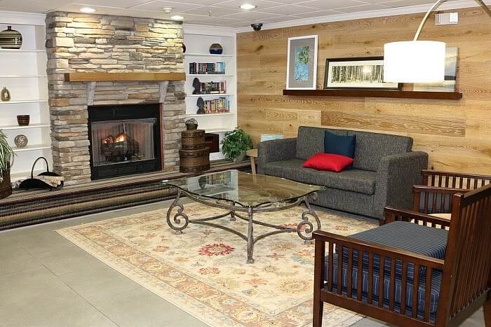 Country Inn and Suites, Wytheville, VA lobby