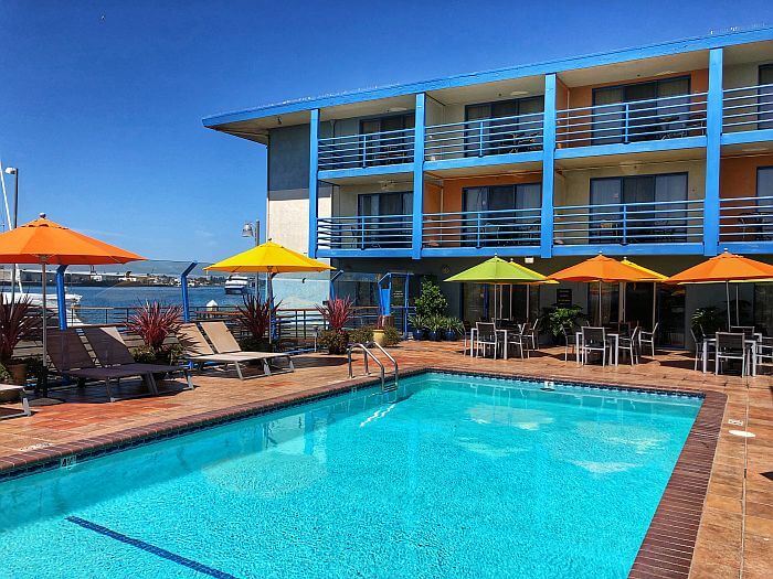 pool at the Waterfront Inn, Oakland, California