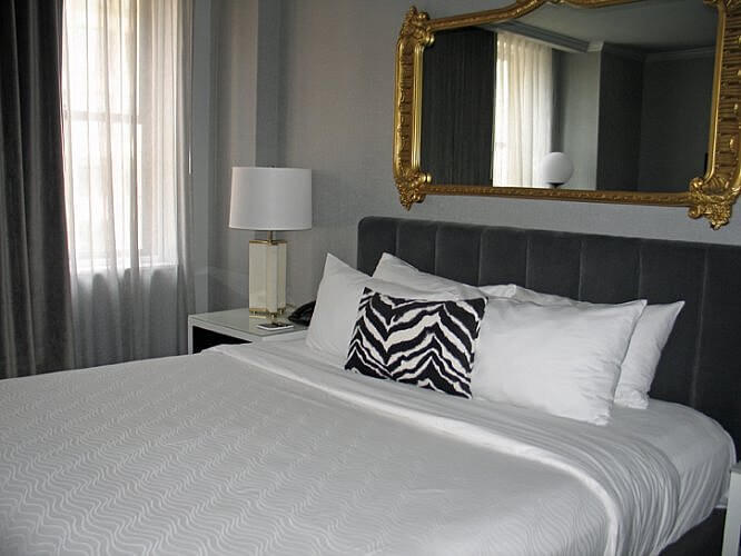 Bedroom, Hotel LeVeque, Columbus, Ohio (Photo by Susan McKee)