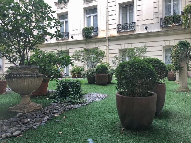 garden courtyard